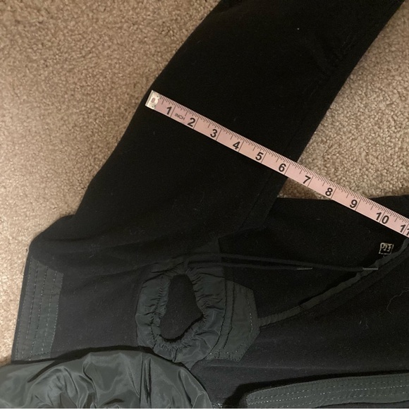 An interesting black warm jacket - Picture 8 of 16